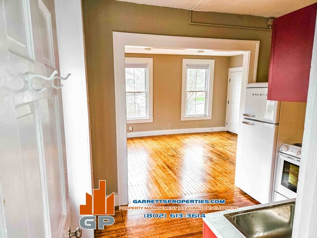 31 E State St, Unit 2 in Montpelier, VT - Building Photo - Building Photo