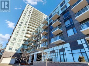 3220 Sheppard Ave E in Toronto, ON - Building Photo - Building Photo