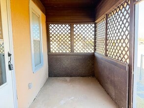 215 S 3rd St in Slaton, TX - Building Photo - Building Photo