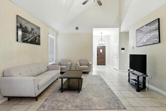 1627 Northwood Springs Dr in Crosby, TX - Building Photo - Building Photo