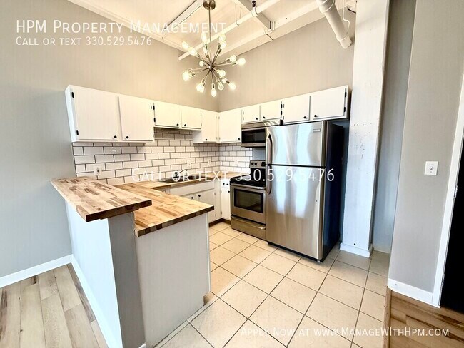 property at 1133 W 9th St