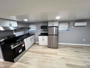 5628 W Eastwood Ave in Chicago, IL - Building Photo - Building Photo