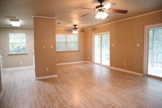 940 S Pine St in Kountze, TX - Building Photo - Building Photo