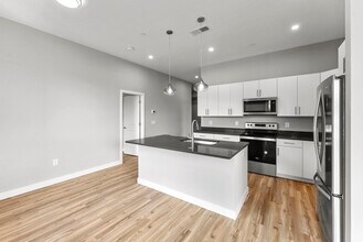 999 Main St in Hanson, MA - Foto de edificio - Building Photo