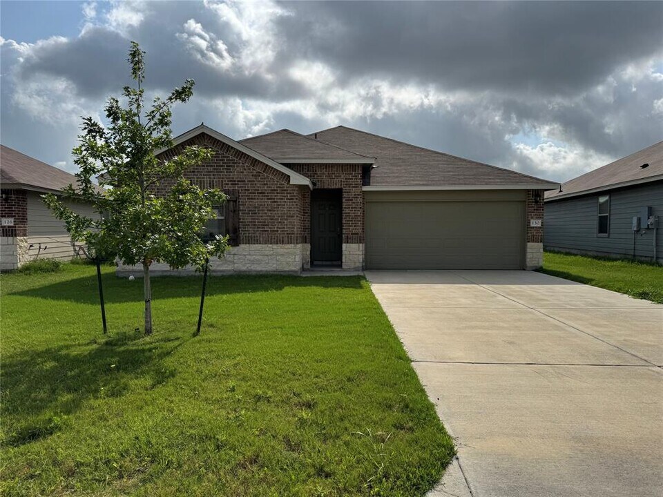 130 Hammond Ct in Jarrell, TX - Building Photo