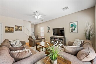 10389 Calypso Cave St in Las Vegas, NV - Building Photo - Building Photo