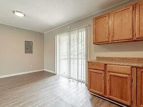 708 Fair St in Newberry, SC - Foto de edificio - Building Photo