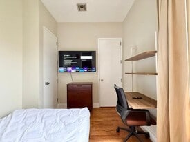 Furnished room/NOT APARTMENT, Unit 4 in Brooklyn, NY - Building Photo