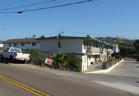 2212 Primrose Ave in Vista, CA - Building Photo - Building Photo