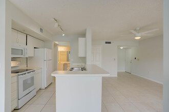 266 Village Blvd in Tequesta, FL - Building Photo - Building Photo