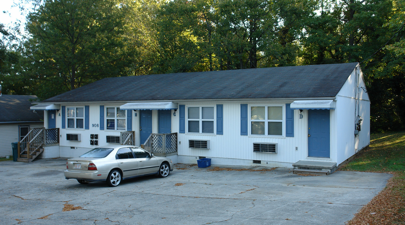 908 Berkeley St in Durham, NC - Building Photo