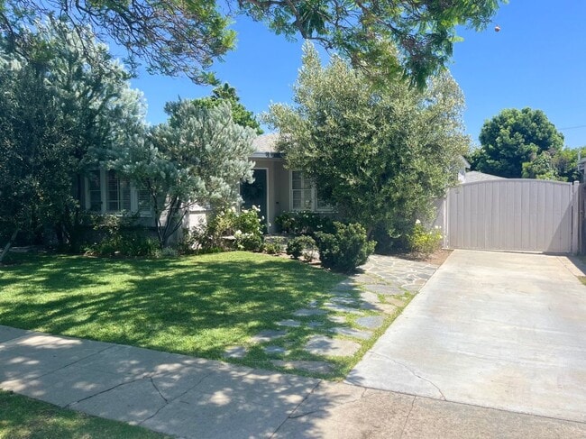 property at 3016 Bagley Ave