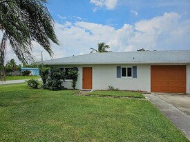 145 SW 8th Ave in Boynton Beach, FL - Building Photo