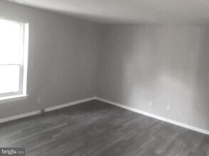 4000 Gypsy Ln-Unit -520 in Philadelphia, PA - Building Photo - Building Photo