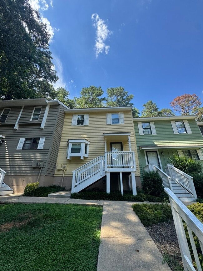 property at 5763 Forest Lawn Ct