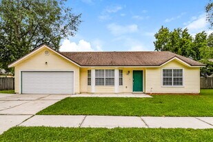 8359 3 Creeks Blvd in Jacksonville, FL - Building Photo