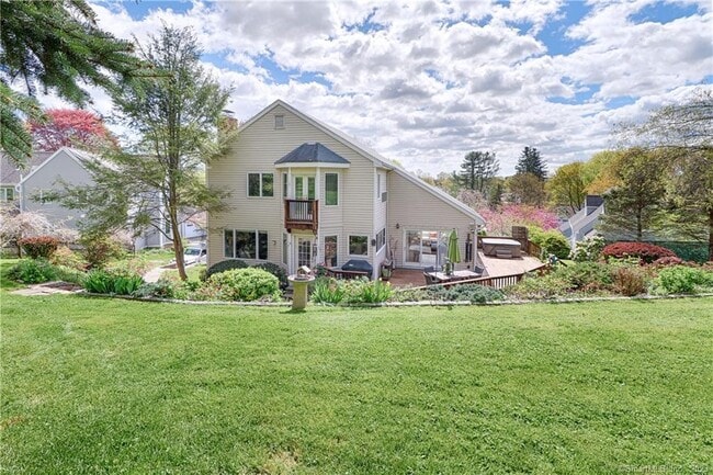 37 Broad River Ln in Fairfield, CT - Building Photo - Building Photo