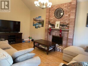 61 Mary Elizabeth Crescent in Markham, ON - Building Photo - Building Photo