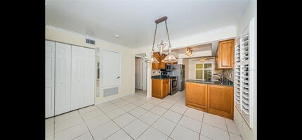 7310 Sunshine Skyway Ln S in St. Petersburg, FL - Foto de edificio - Building Photo