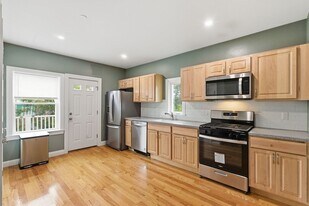 309 Adams St, Unit 3 in Boston, MA - Building Photo