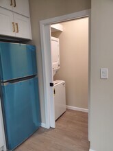 14758 Stare St, Unit Modern Abode in Mission Hills, CA - Foto de edificio - Building Photo