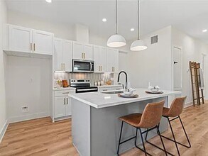 6532 Weston St in Houston, TX - Building Photo - Building Photo