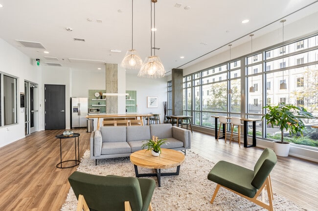 Capitol Square Apartments