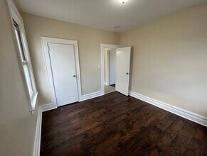 74 Smith St, Unit 2nd Floor in Newark, NJ - Foto de edificio - Building Photo