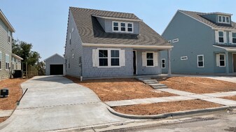 300 Pebblestream Pass in Taylor, TX - Building Photo