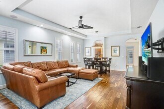 9506 Cavendish Dr in Tampa, FL - Building Photo - Building Photo