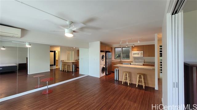 2937 Kalakaua Ave in Honolulu, HI - Building Photo - Building Photo