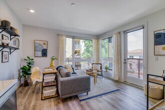 Arbor Crest on Fourth in San Diego, CA - Building Photo - Building Photo