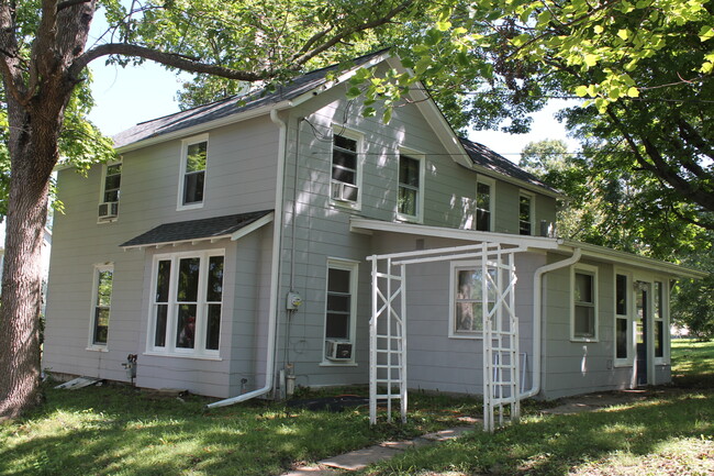 710 Clark st in Warsaw, IL - Building Photo - Building Photo