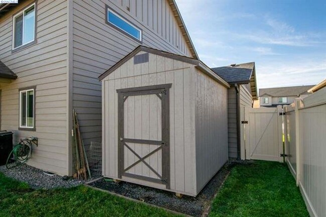 property at 1710 SW Panorama Dr