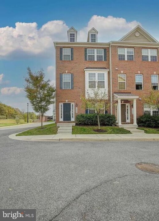 1002 Ironwood Ln in Hanover, MD - Building Photo