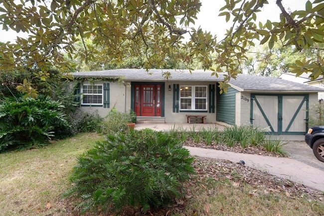 2109 Forest Cir in Orlando, FL - Building Photo - Building Photo