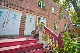226 Greenwood Ave in Toronto, ON - Building Photo - Building Photo