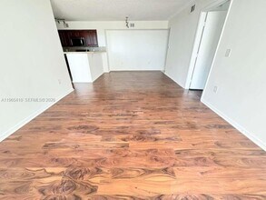 1715 Village Blvd in West Palm Beach, FL - Building Photo - Building Photo