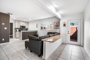 202 N Fremont Ave in Tampa, FL - Building Photo