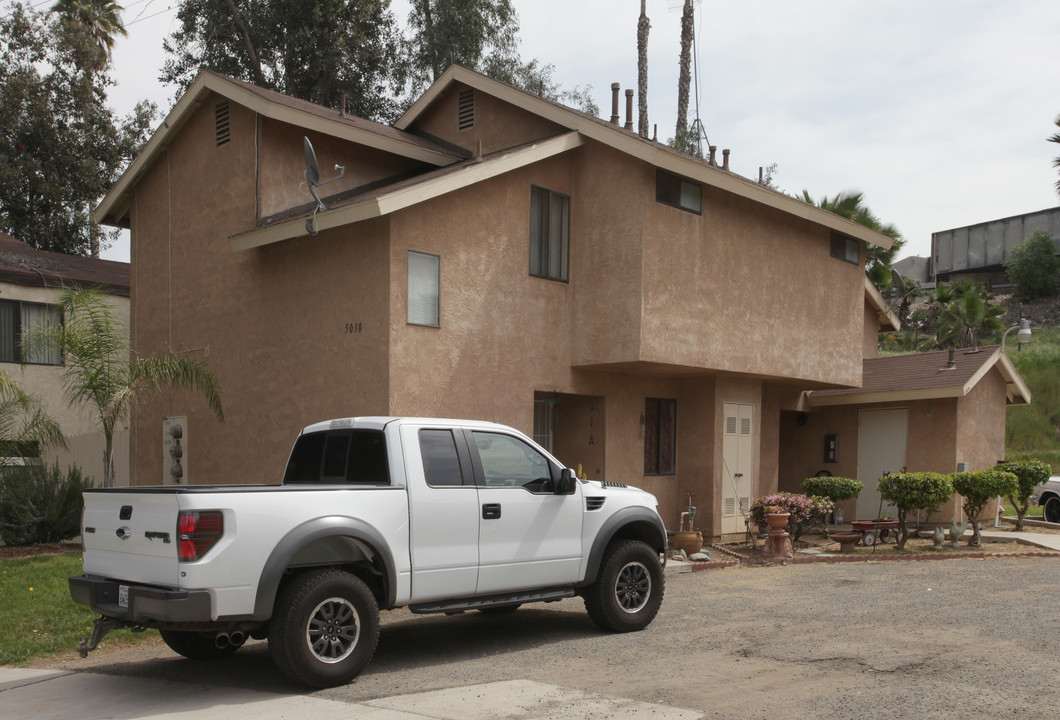 Plum Tree Apartments in Riverside, CA - Building Photo