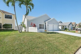 23091 Sunfield Dr in Boca Raton, FL - Building Photo - Building Photo