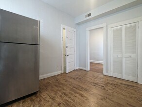 3542 N Halsted St, Unit 3 in Chicago, IL - Foto de edificio - Building Photo