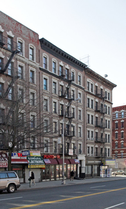 1985 Amsterdam Ave in New York, NY - Building Photo