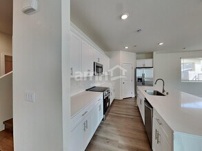10368 Bee Balm St in Las Vegas, NV - Building Photo - Building Photo