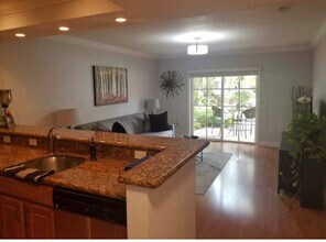 150 NE 15th Ave, Unit 137 in Fort Lauderdale, FL - Building Photo - Building Photo