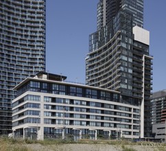 Luna and Luna Vista in Toronto, ON - Building Photo - Building Photo