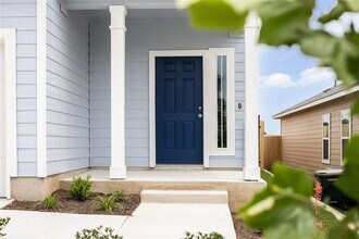 2710 Paragon Fox Dr in Pflugerville, TX - Building Photo - Building Photo