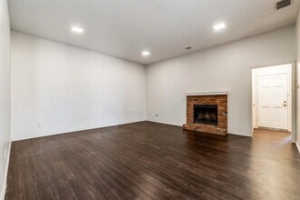 4933 Glenscape Trail in Fort Worth, TX - Building Photo - Building Photo