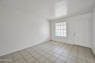 2901 E Campo Bello Dr in Phoenix, AZ - Building Photo - Building Photo