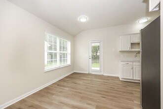 492 Cedar Park Cir in La Vergne, TN - Building Photo - Building Photo